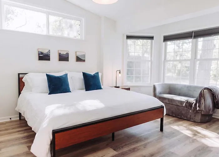 Sanctuary At The Springs - King Beds , Families