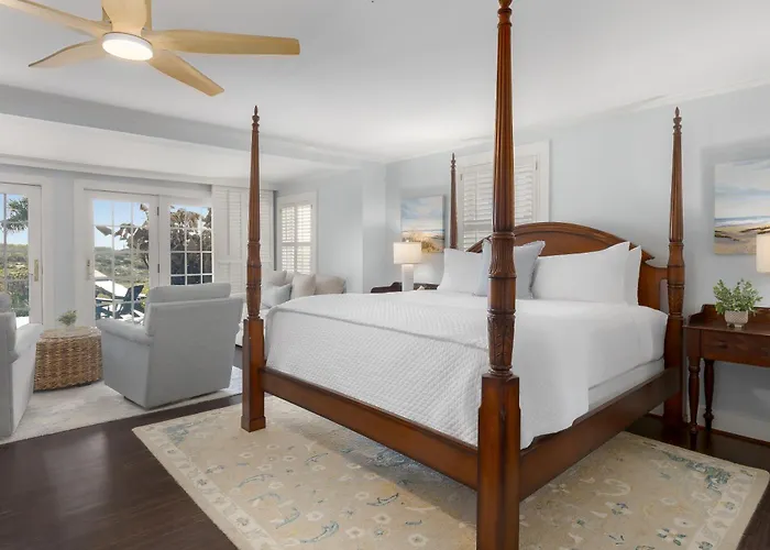 Elizabeth Pointe Lodge
