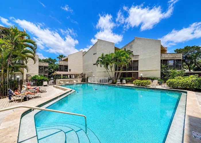 Siesta Key Beach - 2 Bedroom - 3 Beds - 3 Bathroom Duplex With Heated Swimming Pool