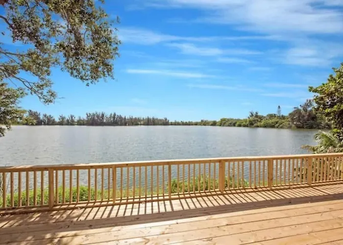 Lake House Unit 1 By Dream Vacation