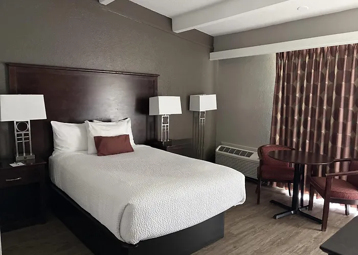Travelodge By Wyndham Lakeland