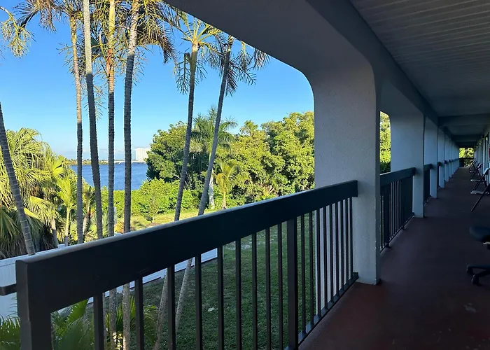 Riverview Inn