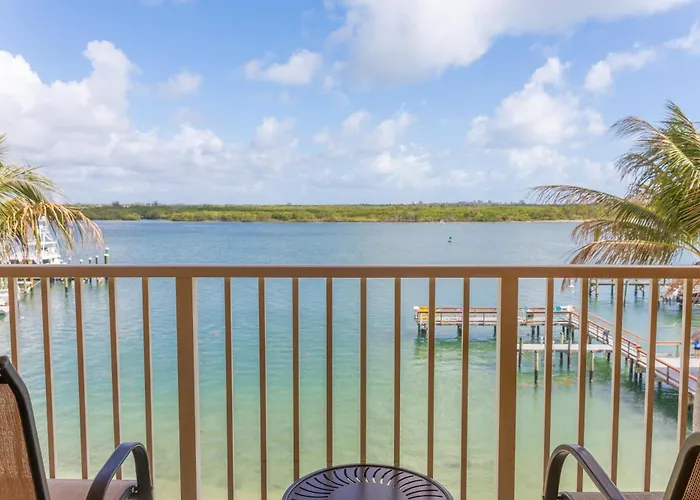 Hutchinson Island Hotel