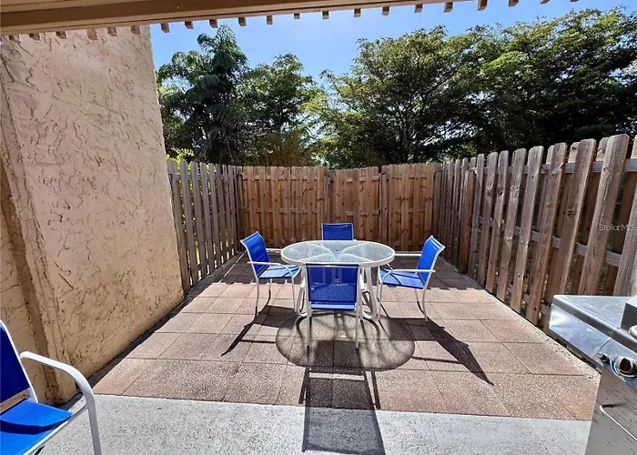 2Br/2Ba Condo Sienna Park