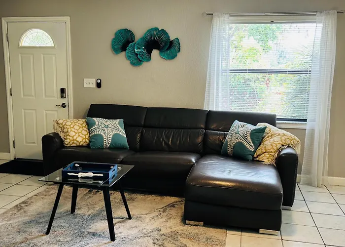Sunshine Acre 2B 2B King Master Suite, Big Yard