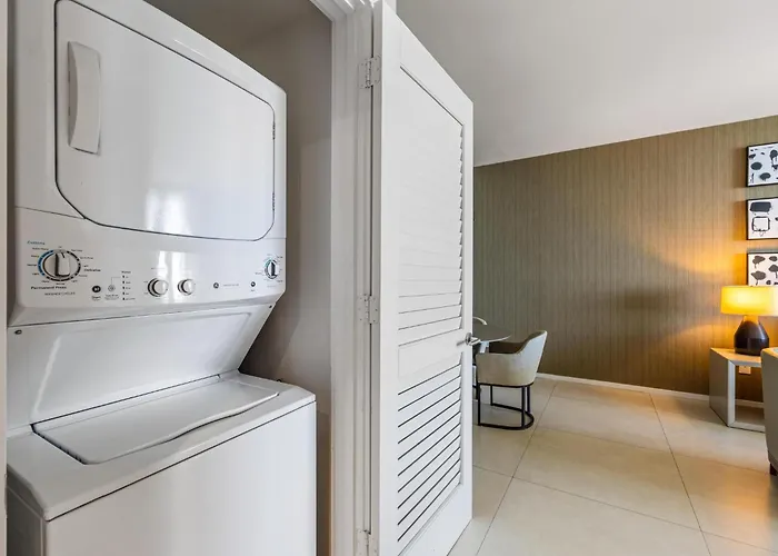 Cosy 1 Bedroom On The Beach, Ocean & City Views At Lyfe Resort