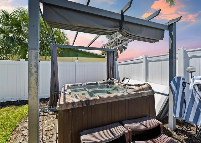 Ambers Jensen Beachhouse With Hot Tub