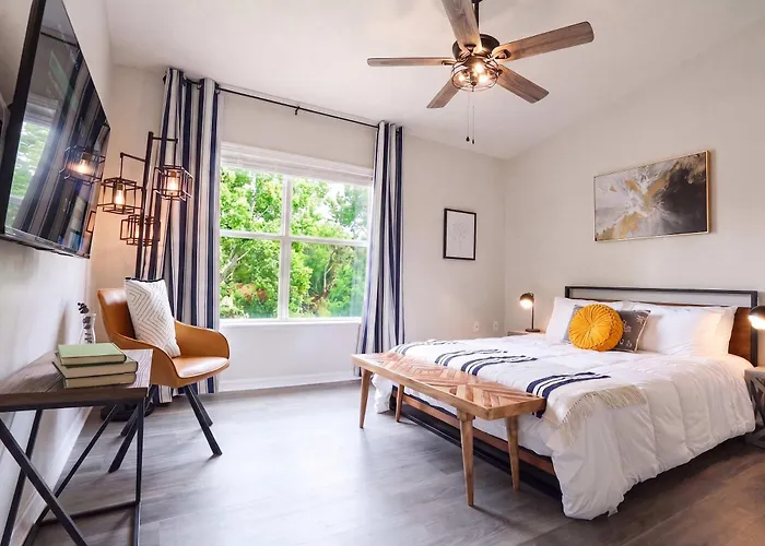 Renovated Modern Industrial Suite 2 Bedroom Condo