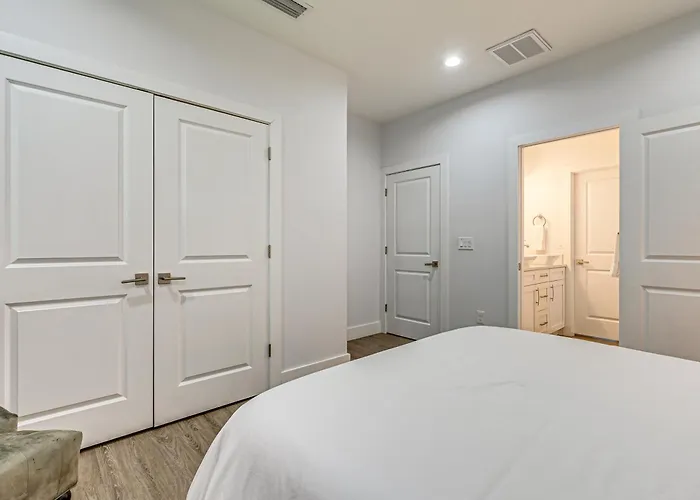 Modern Home | Pet Friendly | Kids Playroom | More!
