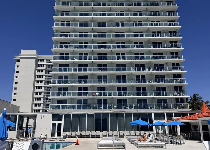Miami Sunny Isles Beach Ocean Front Resort Condo With Balcony Pool, Beach,Gym,Valet Parking
