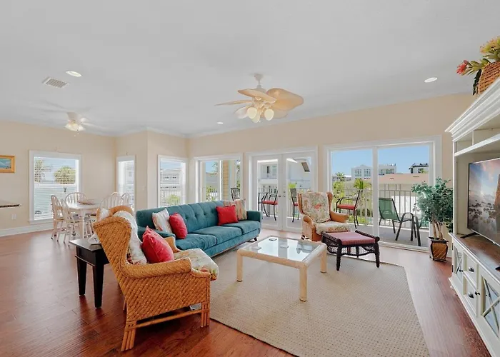 102 6Th St S-Downstairs Home