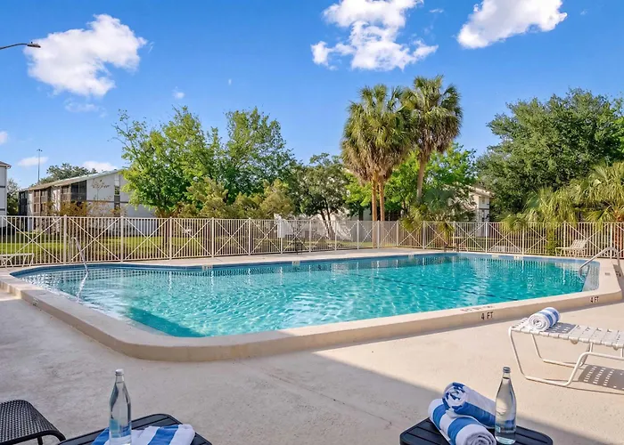 Renovated Modern Industrial Suite 2 Bedroom Condo