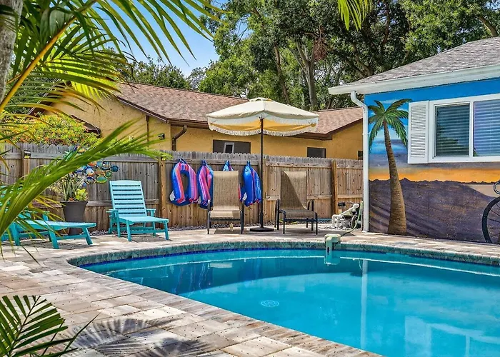 The Cycling Mermaid Palm Harbor, Florida - Heated Pool, Bikes, Trials, Fun!