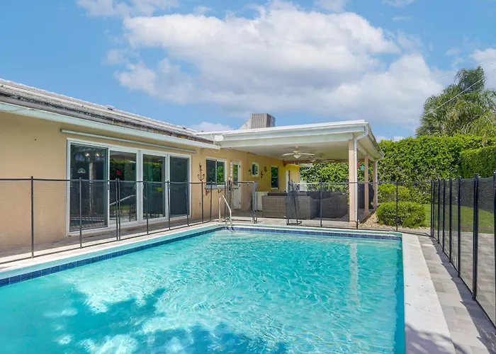 Riviera Beach Vacation Home W/ Pool: Walk To Beach
