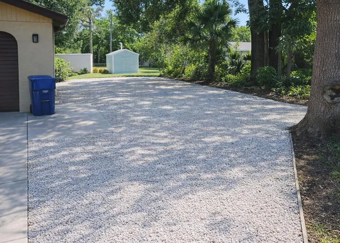 Spacious Upadated 2 King Beds Pets Welcome With Large Private And Fenced Yard Minutes To Beaches