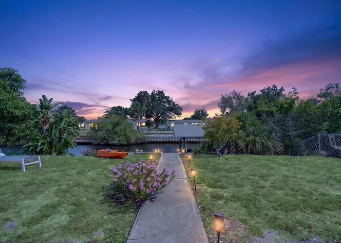 Dockside Delight Waterfront Gulf Access 4 Mins To Beach