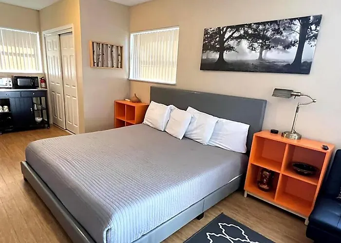 Central Private King Suit Washer Dryer 2 Miles To Hospital