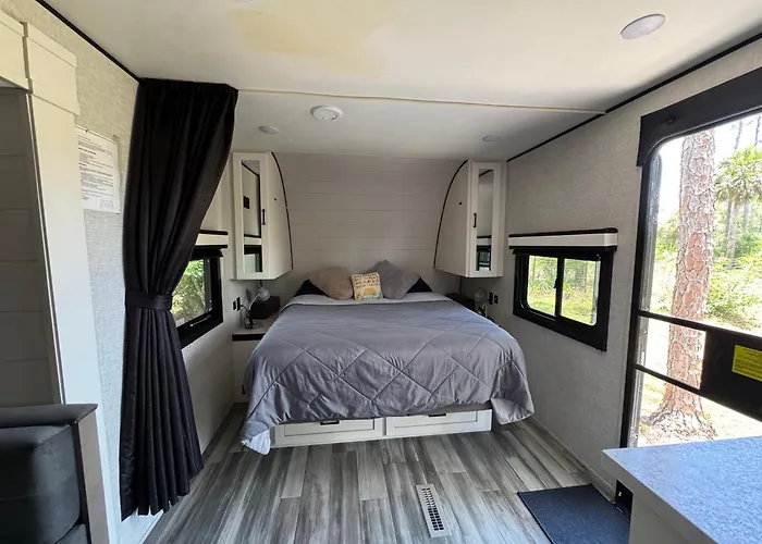 Cozy New Camper On Lake Front & Access To Fishing