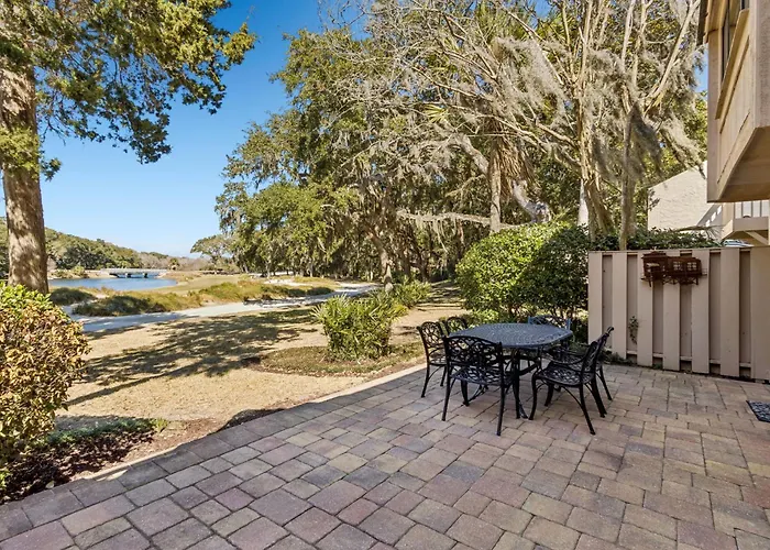 2098 Beach Wood