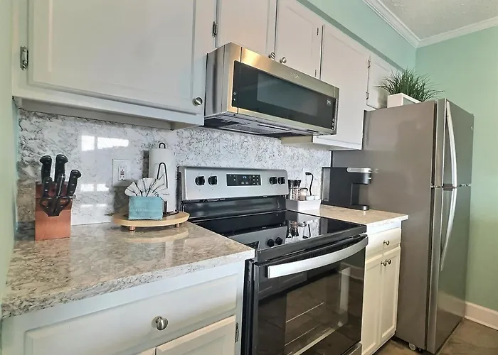 Beautiful Two Bedroom, Two Bath Condo At Sailport