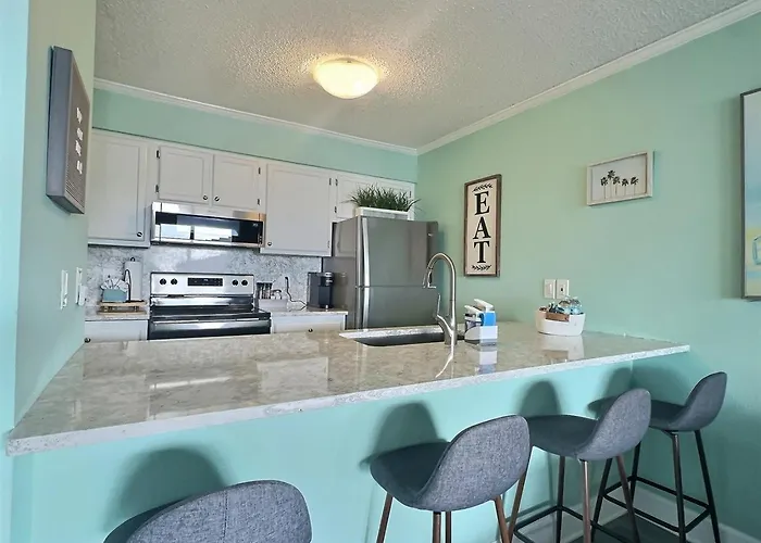 Beautiful Two Bedroom, Two Bath Condo At Sailport