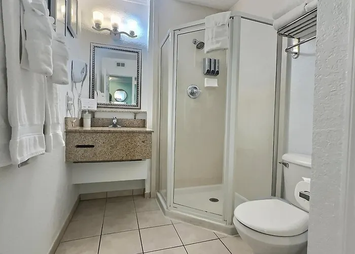 Beautiful Two Bedroom, Two Bath Condo At Sailport