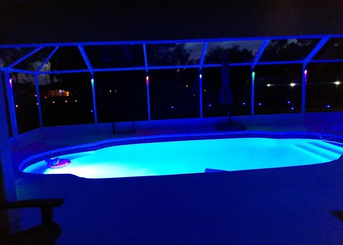 Villa Varona Resort, Heated Pool, Ping-Pong, Pool Table, Fire Pit And Pergola