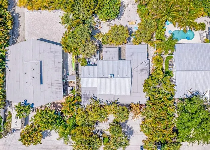 21 Palms Unit A