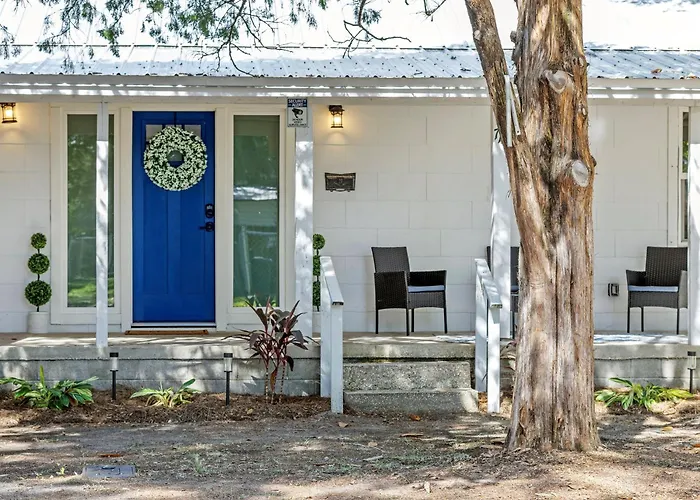 Modern Coastal Cottage Near Destin & Beaches