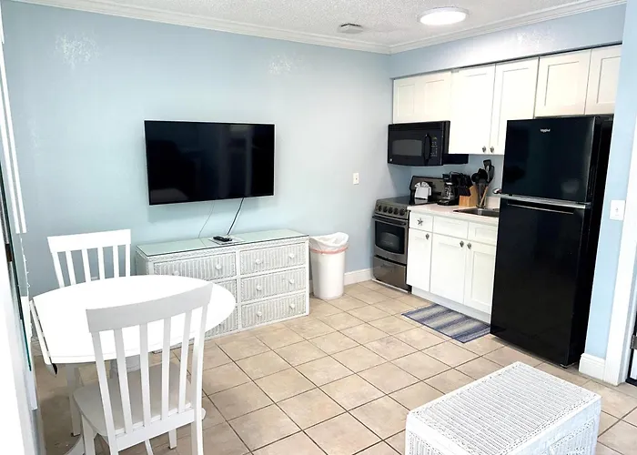 White Sands Beach Resort - Anna Maria Island