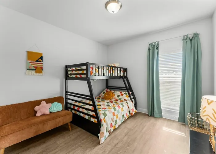 Steps2Pool,Beach,Dining,Pet Friendly,Windmark