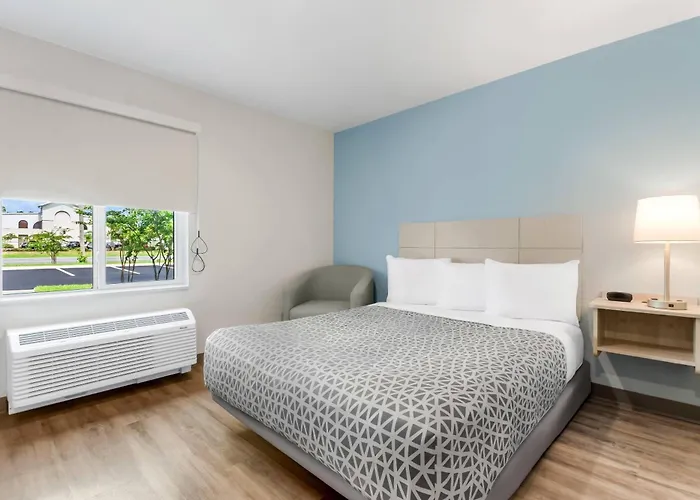 WoodSpring Suites Fort Walton Beach - Eglin AFB