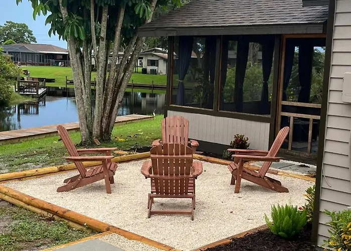 The Perfect Getaway Canal Front 2-Bedroom Home With Lake Access, In Lake Placid Fl