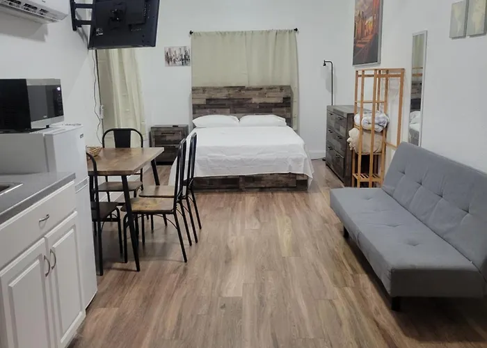 Charming Private Studio,Full Amenities, Great Location