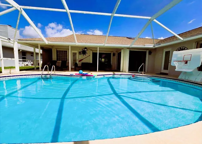 Luxury Pool Home With Private Screened Patio Family Friendly In Wellington