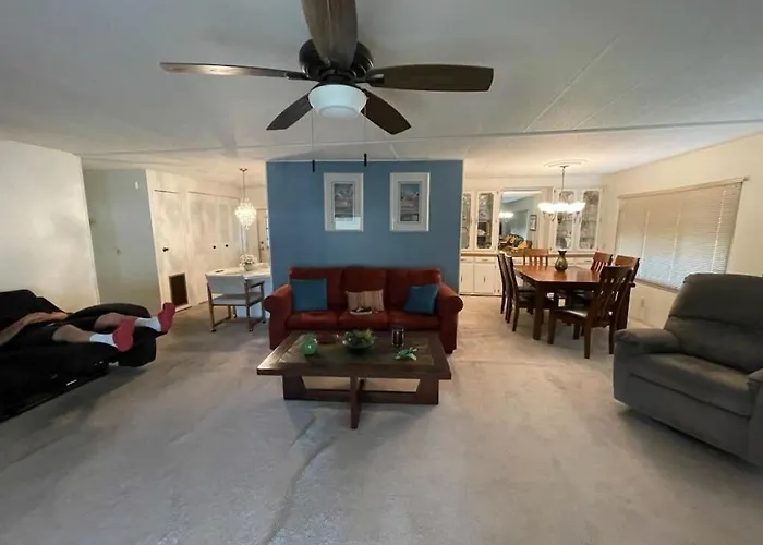 Lakefront Retreat • Patio + Grill • Pet Friendly