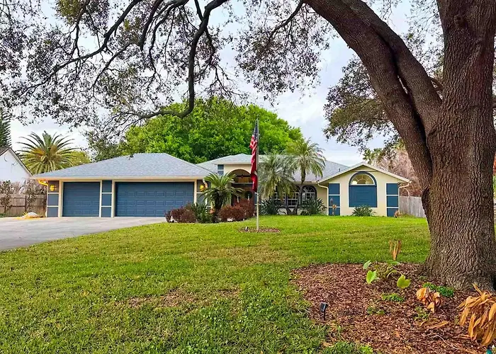 Waterfront Merritt Island Villa-Ksc, Beach, Port!