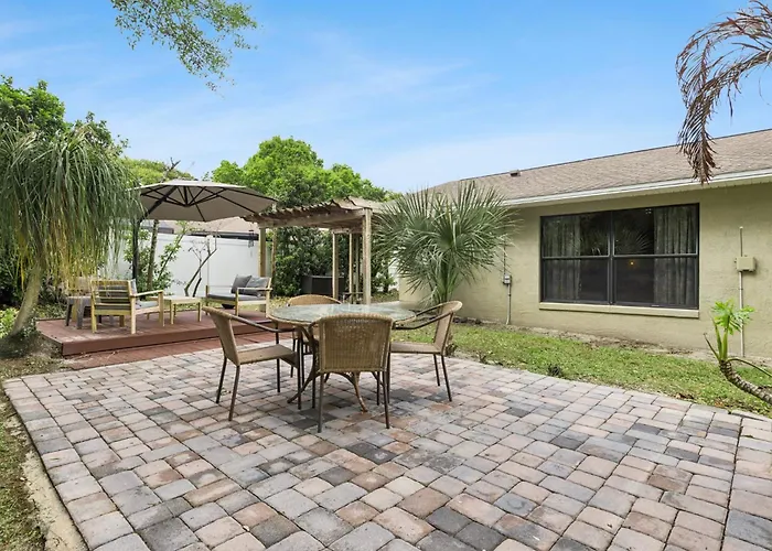 Quiet 3 Bed 2 Bath Retreat