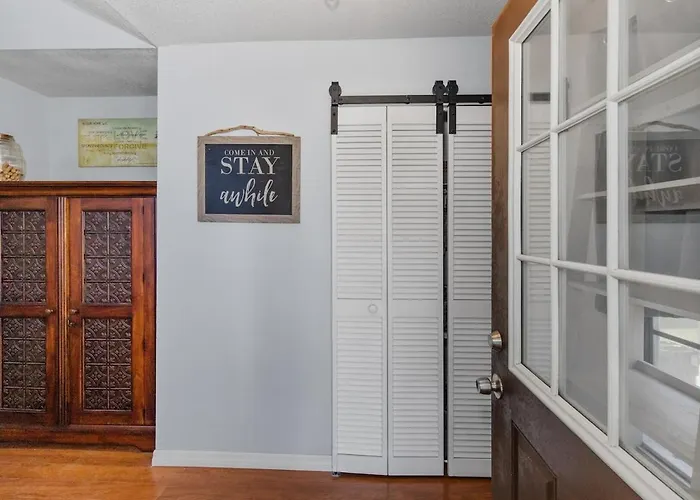 Palm Harbor Entire Duplex Sleeps 16 Near Beaches