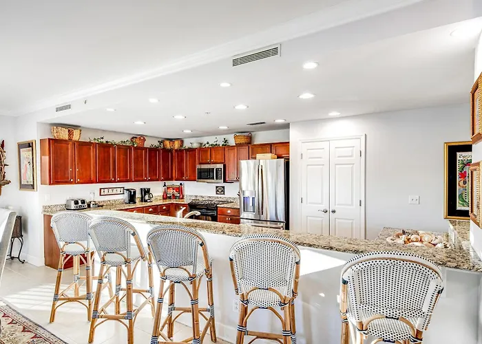 Sunny Condo With Pool And Tennis Court Access