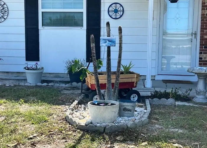 Gorgeous Four Bedroom Pool Home In Palm Bay