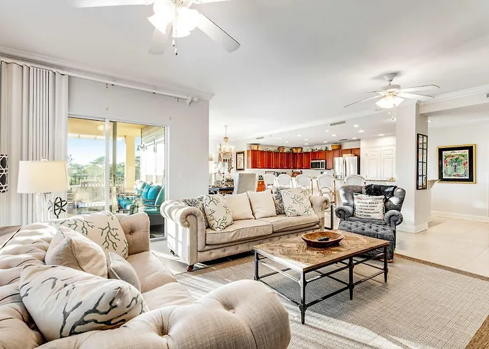 Sunny Condo With Pool And Tennis Court Access