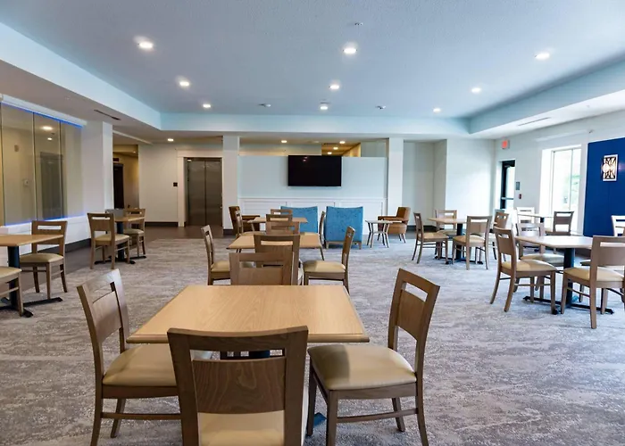 Ameniti Bay - Best Western Signature Collection Fruitville