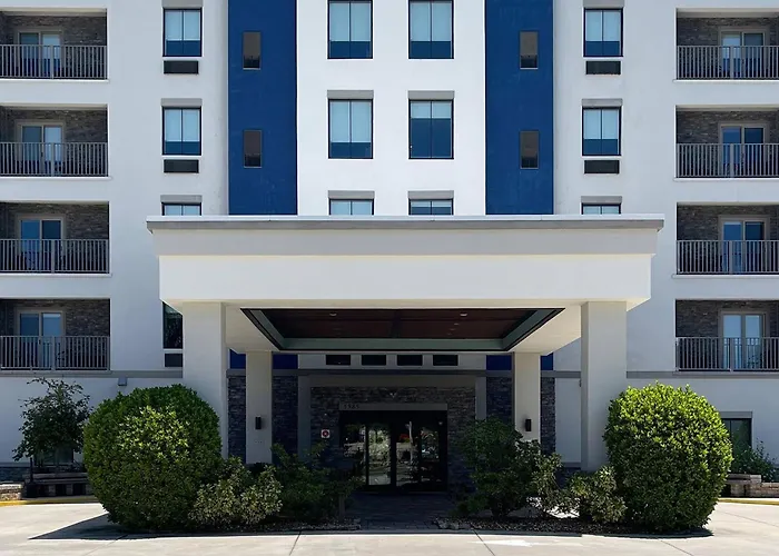 Ameniti Bay - Best Western Signature Collection Fruitville