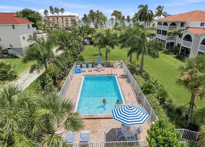 Breakers West C2 - Gorgeous Top Floor Beach Condo