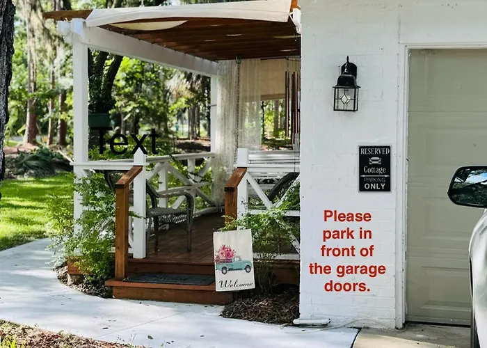 Adorable French Cottage Style - 1 Bedroom.