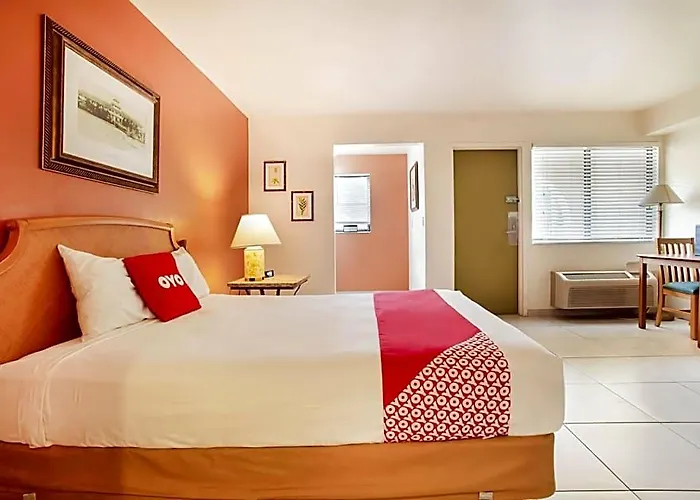 Oyo Waterfront Hotel- Cape Coral Fort Myers, Fl