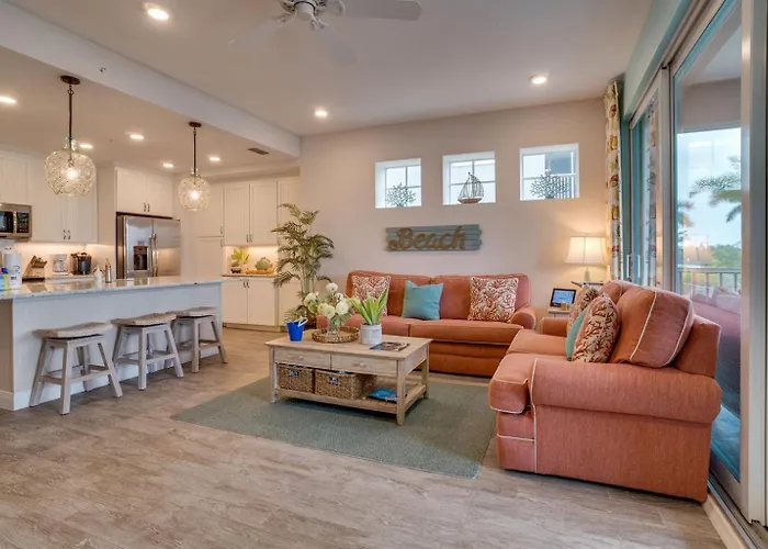 Pet-Friendly! Waterfront Lanai, Bunk Room, Pool