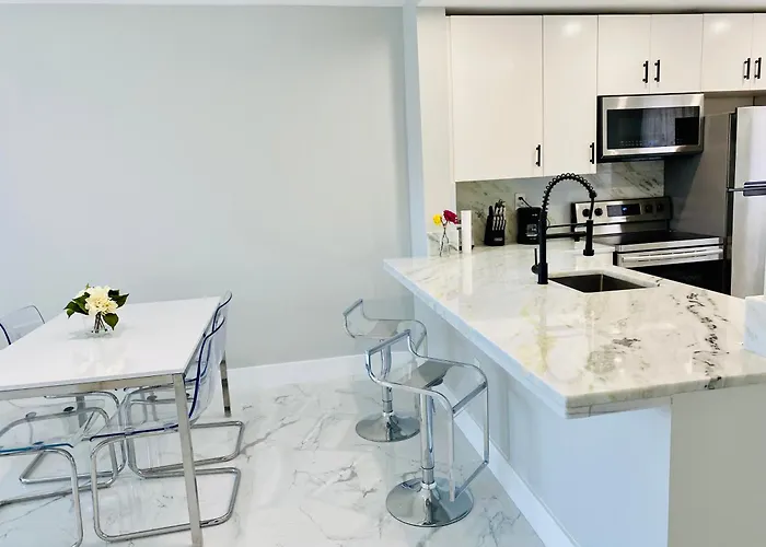 Stylish 1Br 2Ba Condo 1Block To Aventura Mall