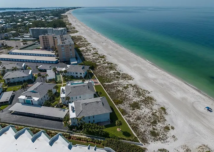 Private Beach Access Wpool And Tennis!